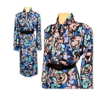 Vintage 1970s size 16 plus size sheath dress with pussycat bow